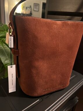Marc Jacobs The Drifter Suede Bucket Bag Crossbody Cognac $450 New with Tags